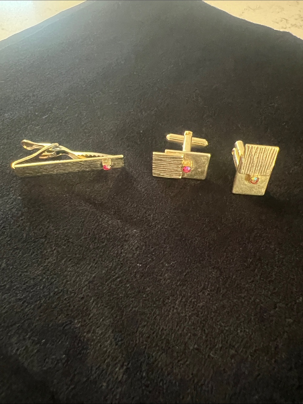 Men’s cuff links and tie clip vintage